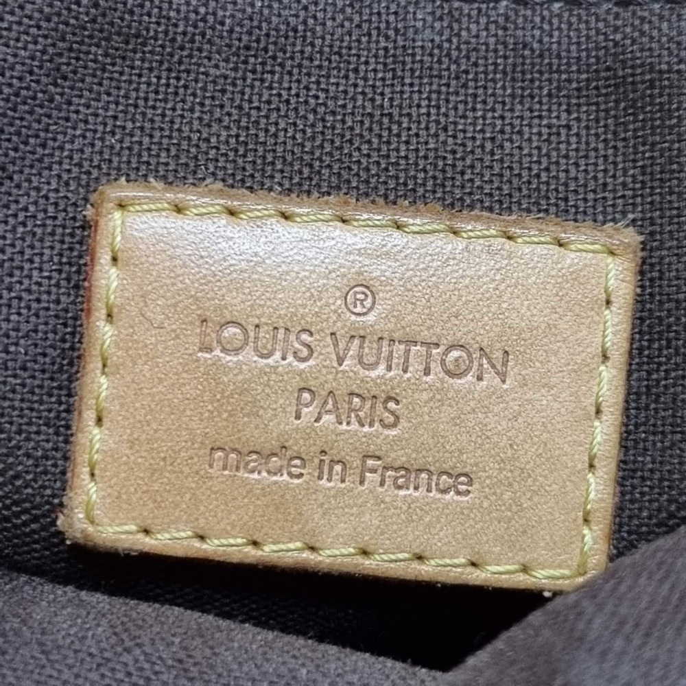 (SOLD❗️) Authentic Louis Vuitton Menilmontant PM - Picture 3 of 9